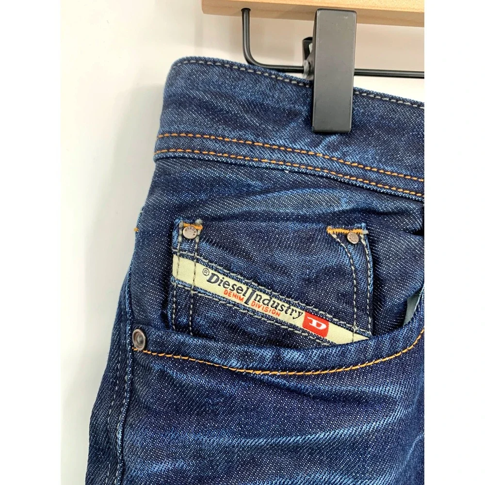 Diesel Larkee Jeans Mens 31x30 Blue Straight Leg Dark Wash Button Fly Denim